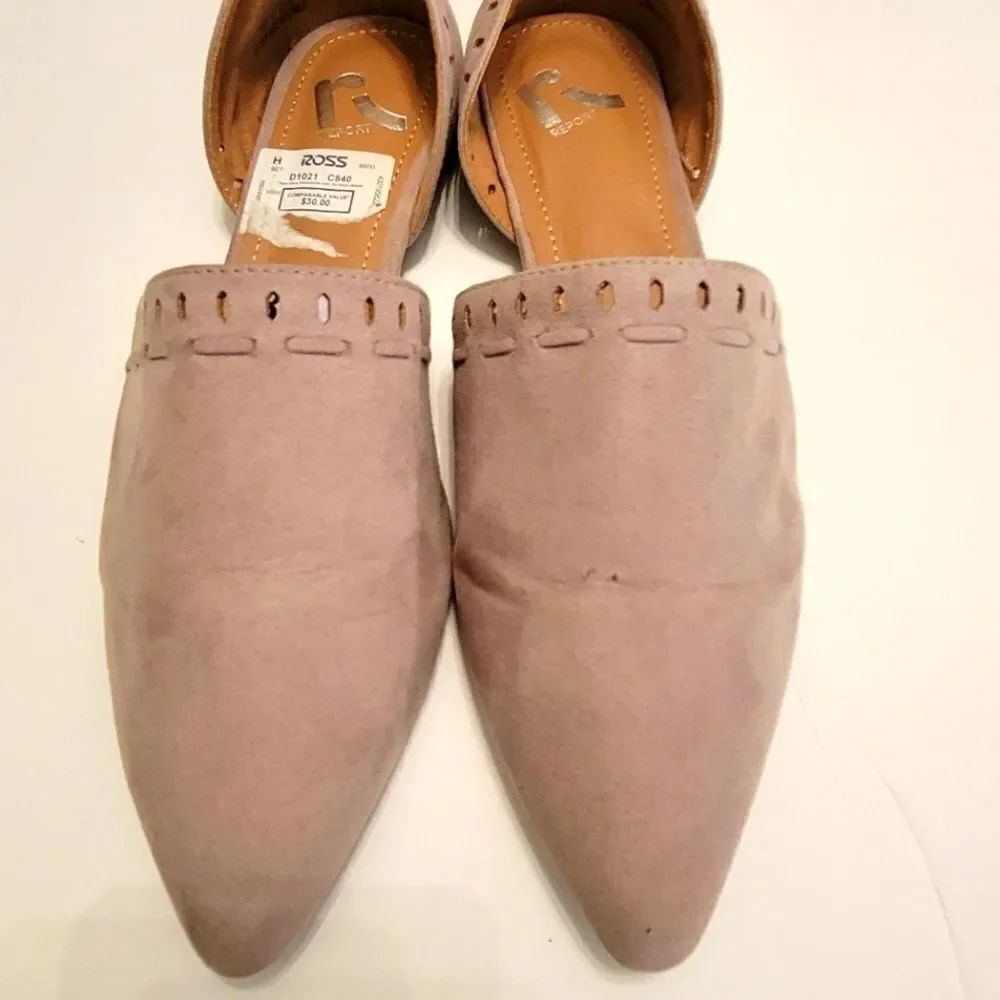 BRAND NEW TAN COLOR REPORT FLATS SHOES